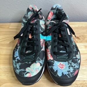 Puma Future Rider HF floral black colorway Size 9 women’s